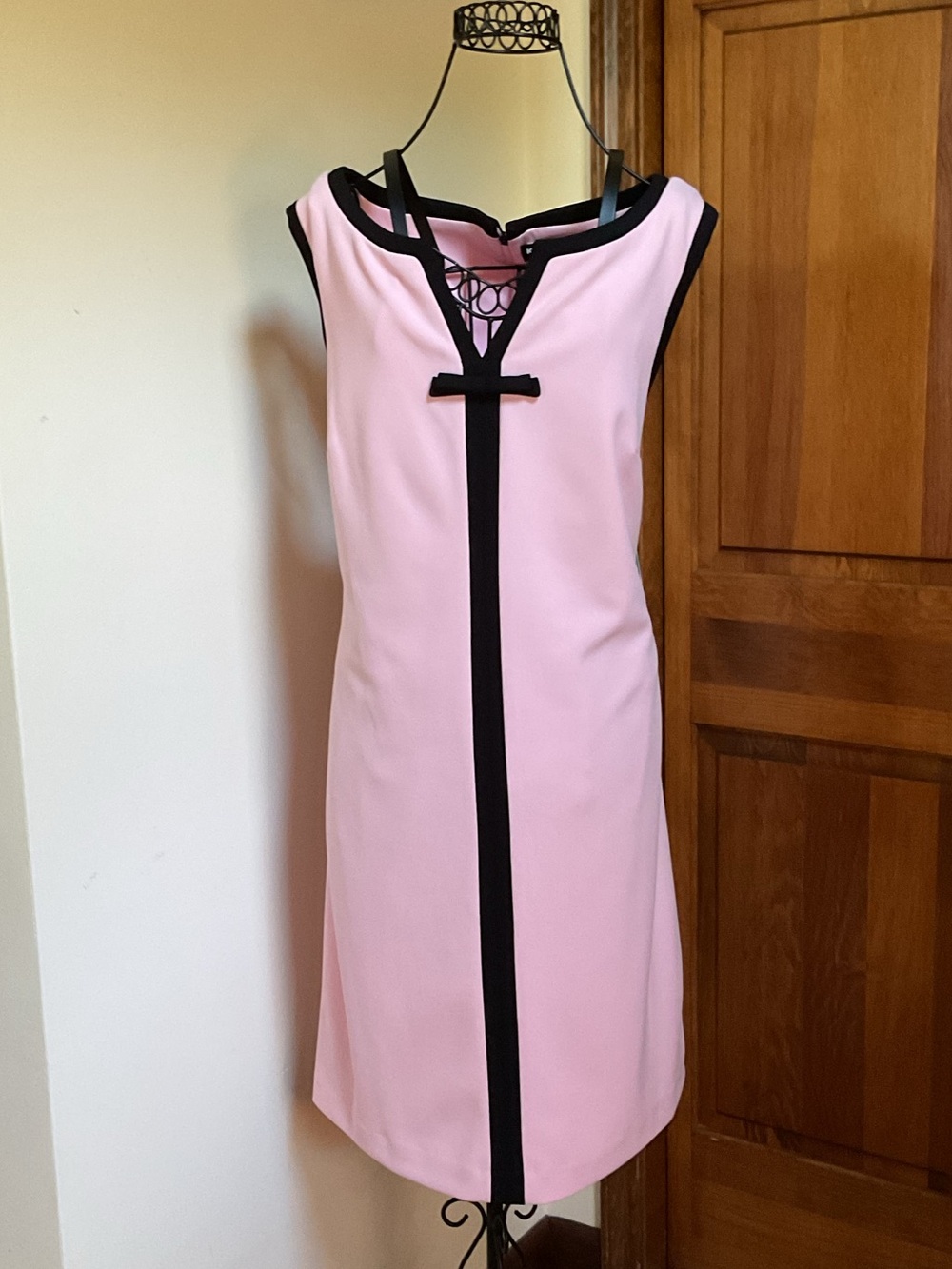 KARL LAGERFELD PARIS
Women's Contrast Trim Sheath Dress, 14 - Picture 2 of 8